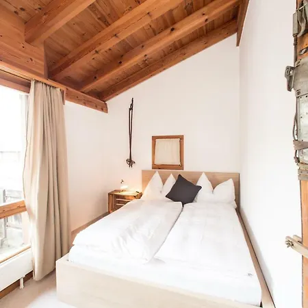 Arena Penthouse 公寓